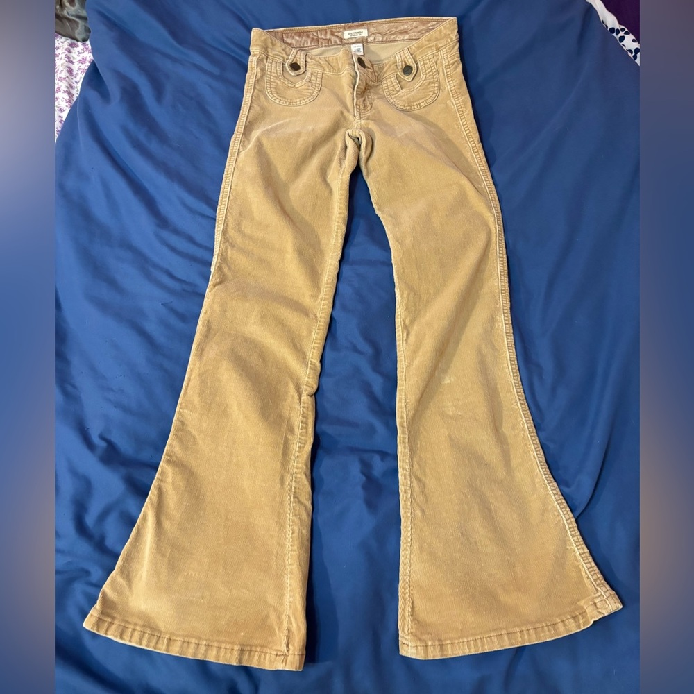 Abercrombie and fitch vintage Tan Flare Corduroy Pants with cute pockets